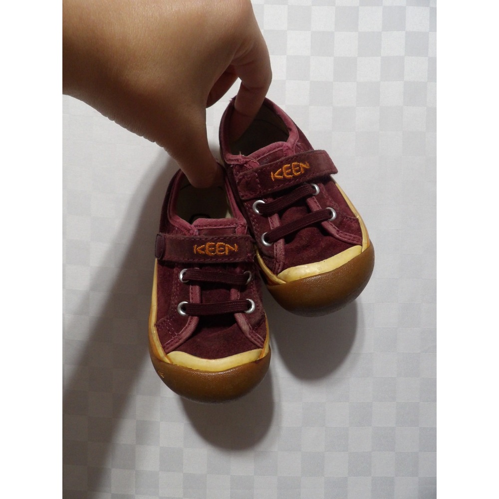 VINTAGE Keen Tennis Shoes | 5